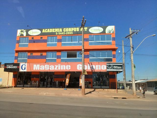 Casa e lote QNQ 2 avenida Comercial otimo pra renda - Foto 6