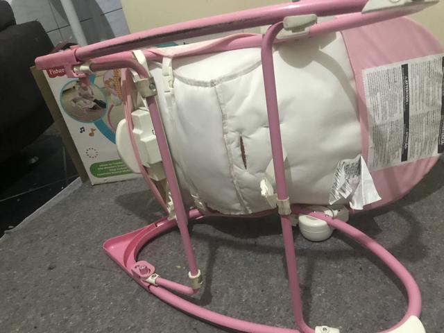 Cadeirinha fisher price vibra e toca - Foto 6