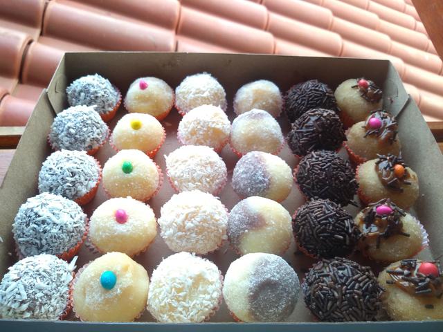 Cx com 30 doces da melhor qualidade