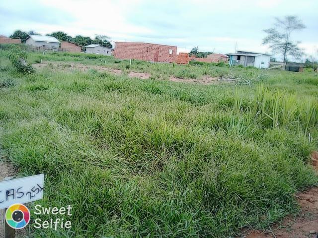 Vende-se um terreno localizado no VILA ACRE
