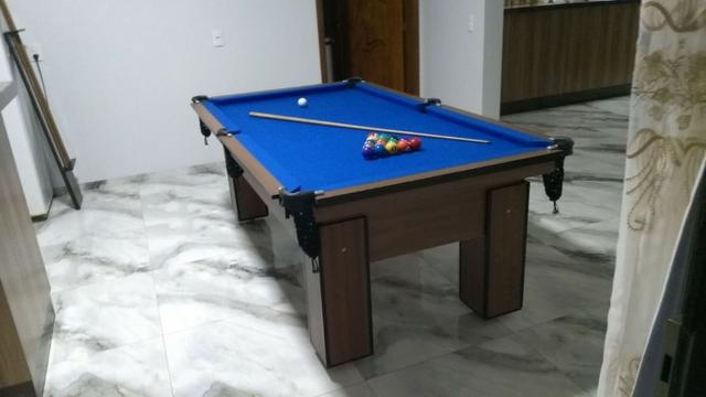 Mesa Charme de 4 Pés Cor Imbuia Tecido Azul Mod. DVPZ6782
