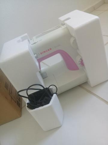 Vendo máquina de costura novinha em perfeito estado - Foto 3