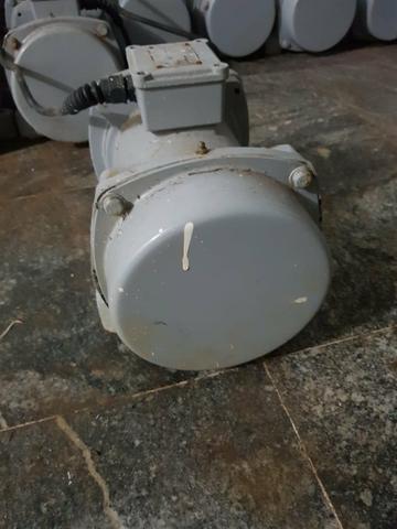 Motor rotary vibrator