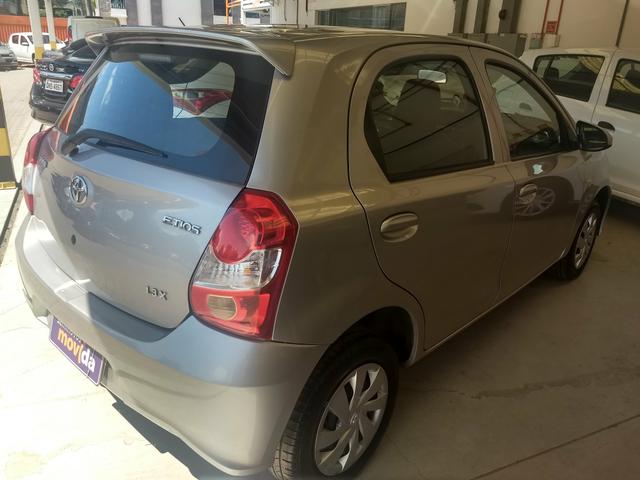 Toyota Etios X 1.3 2018 - Foto 3