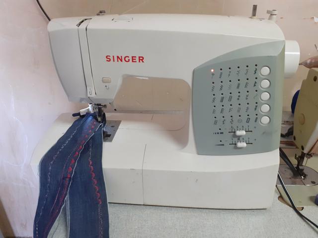 Máquina singer cosmo 7422