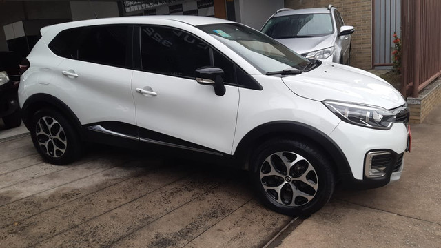 Captur 2018 top de linha novinha