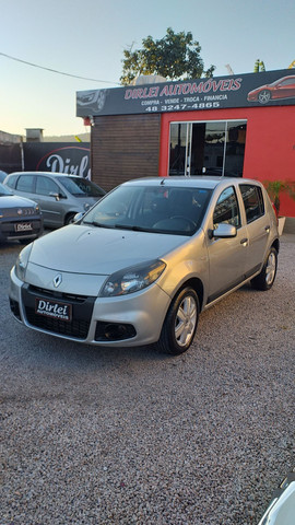 Sandero exp 1.0 2012 completo, financio pego trocas ou moto como entrada