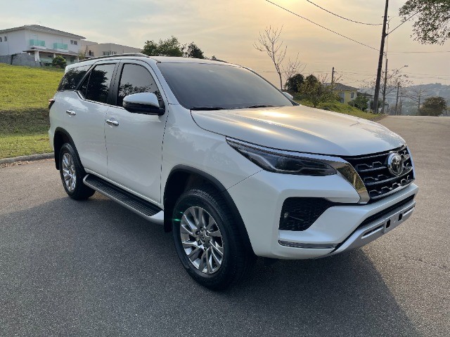 TOYOTA SW4 2.8 SRX 7L 4X4 AUT. 5P