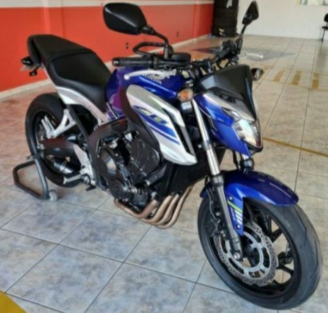 LINDA MOTO HONDA.