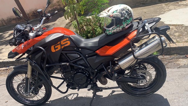 BMW F800 GS ACEITO TROCA DE PREFERÊNCIA SAVEIRO CROSS OU CARRO MAIS NOVO