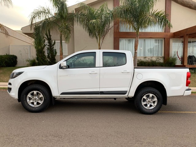 S10 ADVANTAGE 2.5 FLEX 4X2 MANUAL 18/19 COM APENAS 56 MIL KM