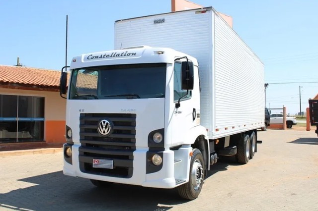 CAMINHÃO 242506X2 ANO 2012