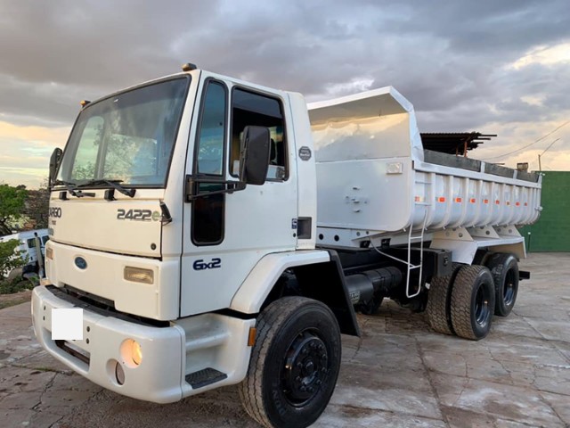 FORD CARGO 2422 6X2 2005