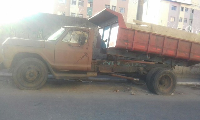 CAMINHÃO D60