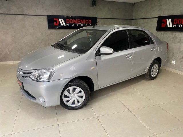 TOYOTA ETIOS XS 1.5 AT 4P