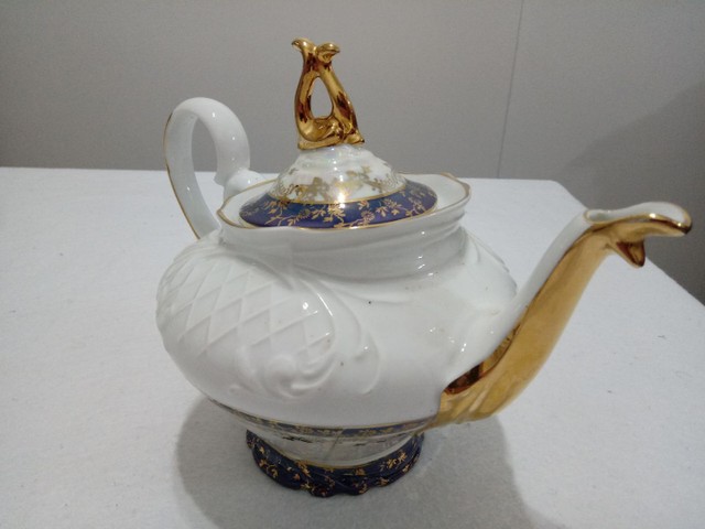 Lindo conjunto de chá, antigo, com xícaras, bule, açucareiro....  - Foto 2