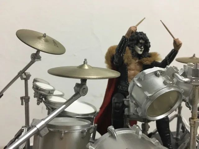 Boneco ERIC CARR do KISS . RARIDADE ( KIT EXCLUSIVO) customizado  - Foto 5