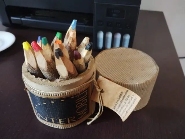 Estojo com lapis rusticos