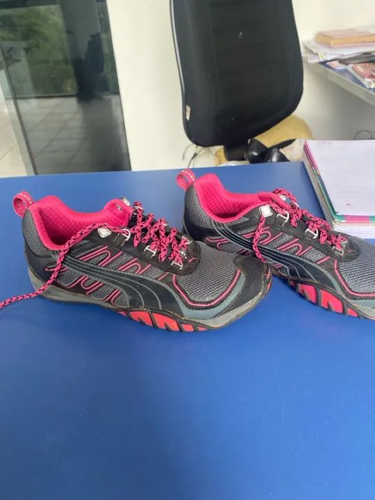 Tênis Puma preto com detalhes rosa - Tamanho 36 - Foto 2