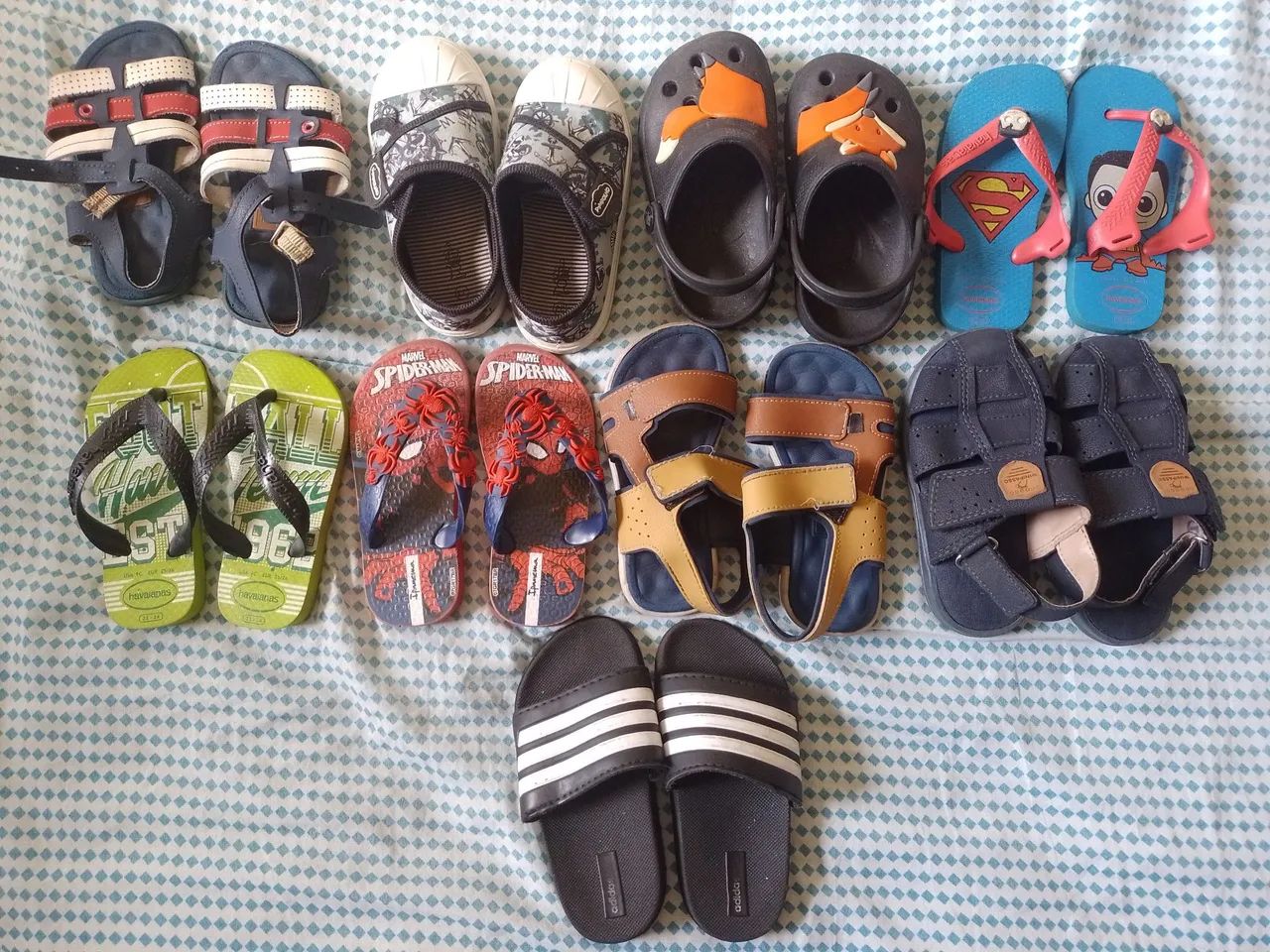Lote de calçados para Menino 9 pares