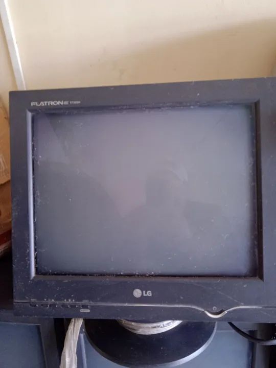 5 monitores LG 17 polegadas tubo em perfeito estado - Foto 5