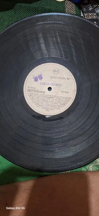 Disco de venil tenho 169 tô  vendendo  todos por  trezentos reais  - Foto 4