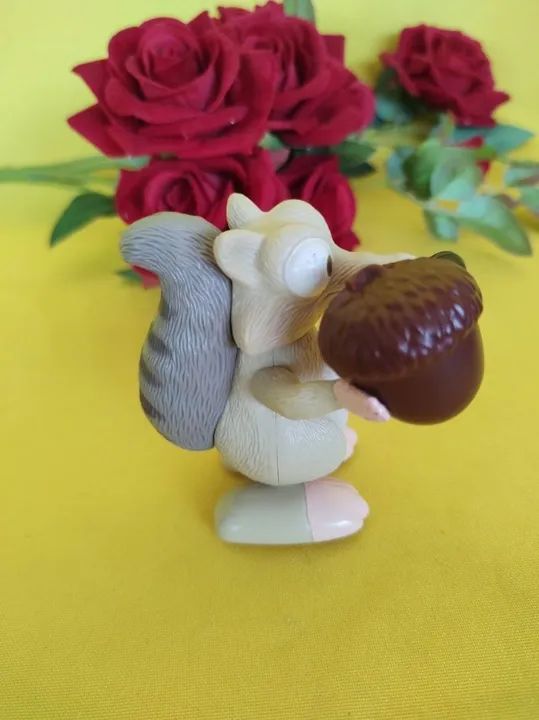 Miniatura do esquilo scrat - mcdonald's 2010. - Foto 4