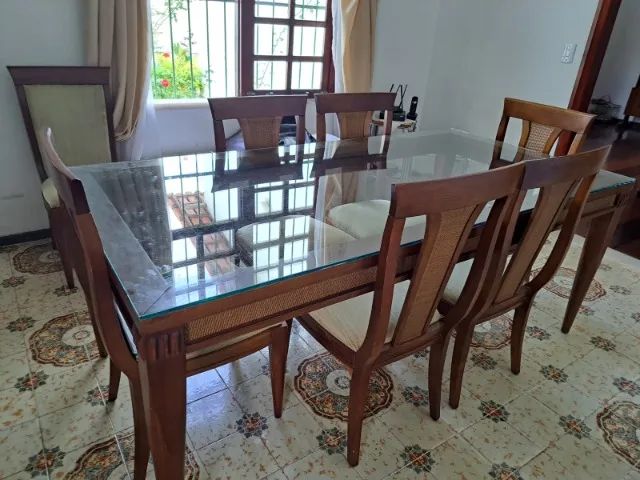 LINDO JOGO DE ESTAR - MESA 2MX1M_TAMPO VIDRO 8MM E 6 CADEIRAS ACABAMENTO RATAN