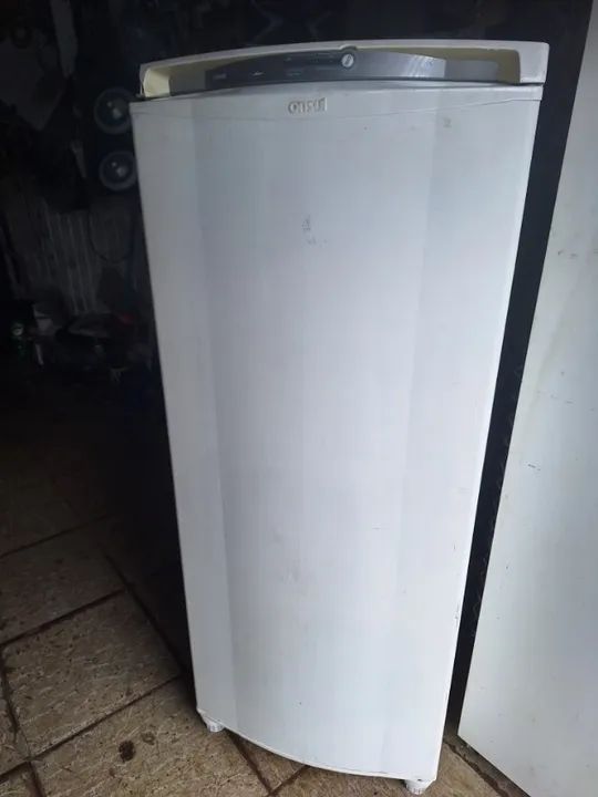 geladeira fosfree  gelando bem 500 R$ ligue wzp * sr antonio