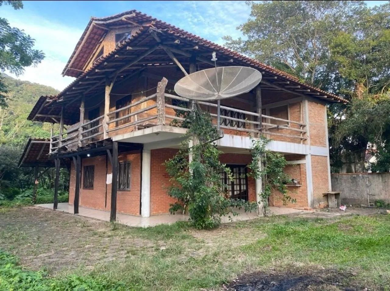 Casas e Camping para temporada na praia do Forte em São Francisco do Sul