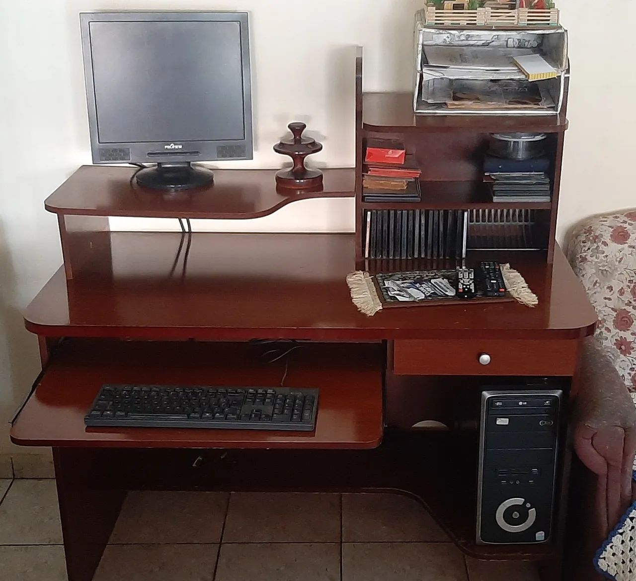 Escrivaninha para computador com gaveta  - Foto 3