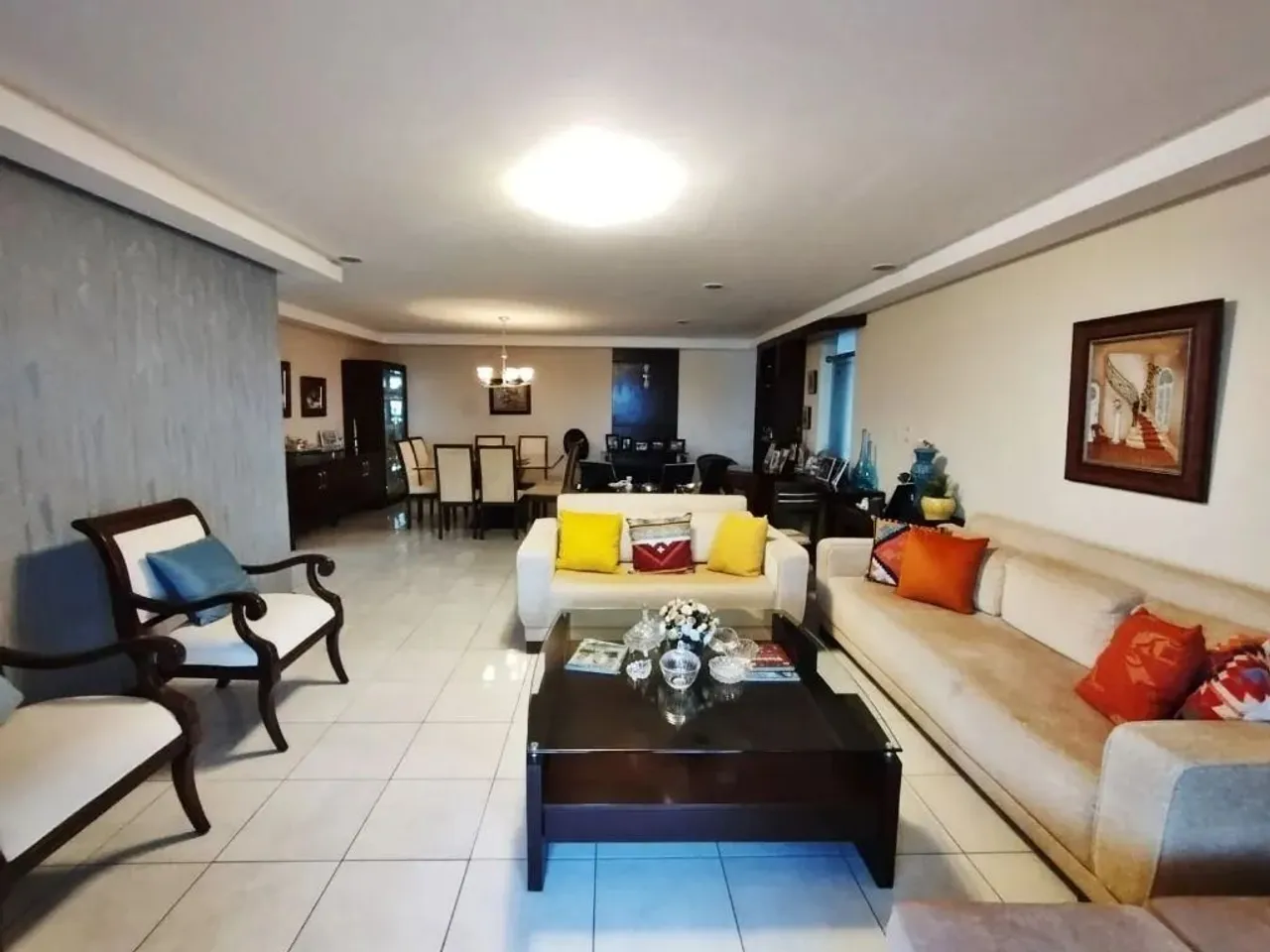 EXCELENTE APARTAMENTO EM LOCALIZAÇÃO PRIVILEGIADA!