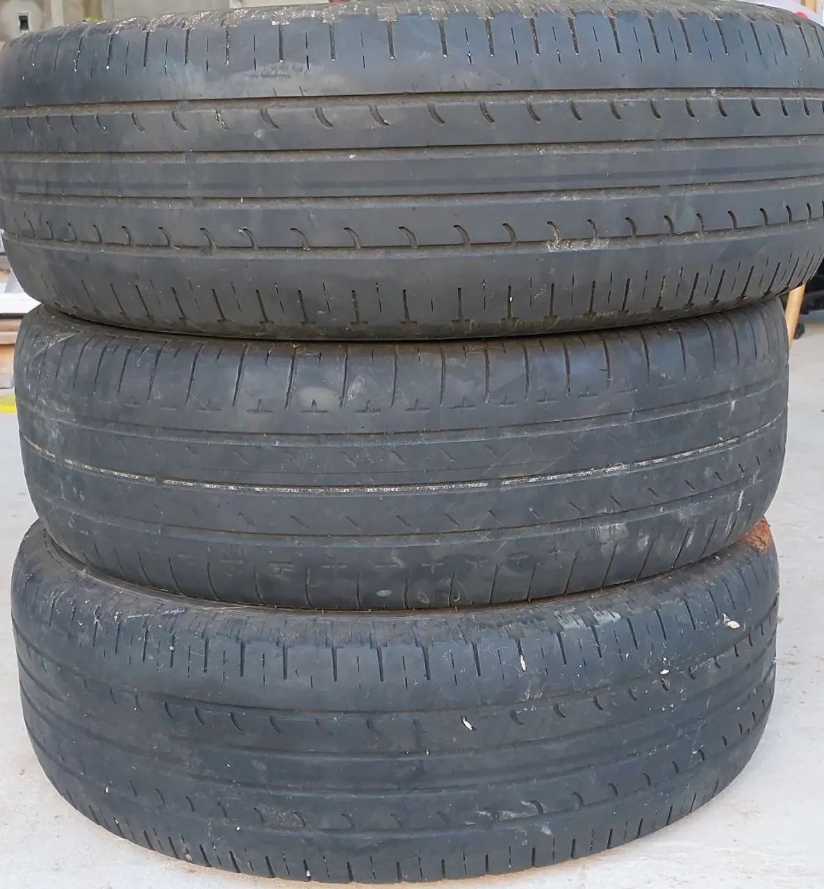 Pneu Goodyear EfficientGrip 205/65R16 - Foto 2