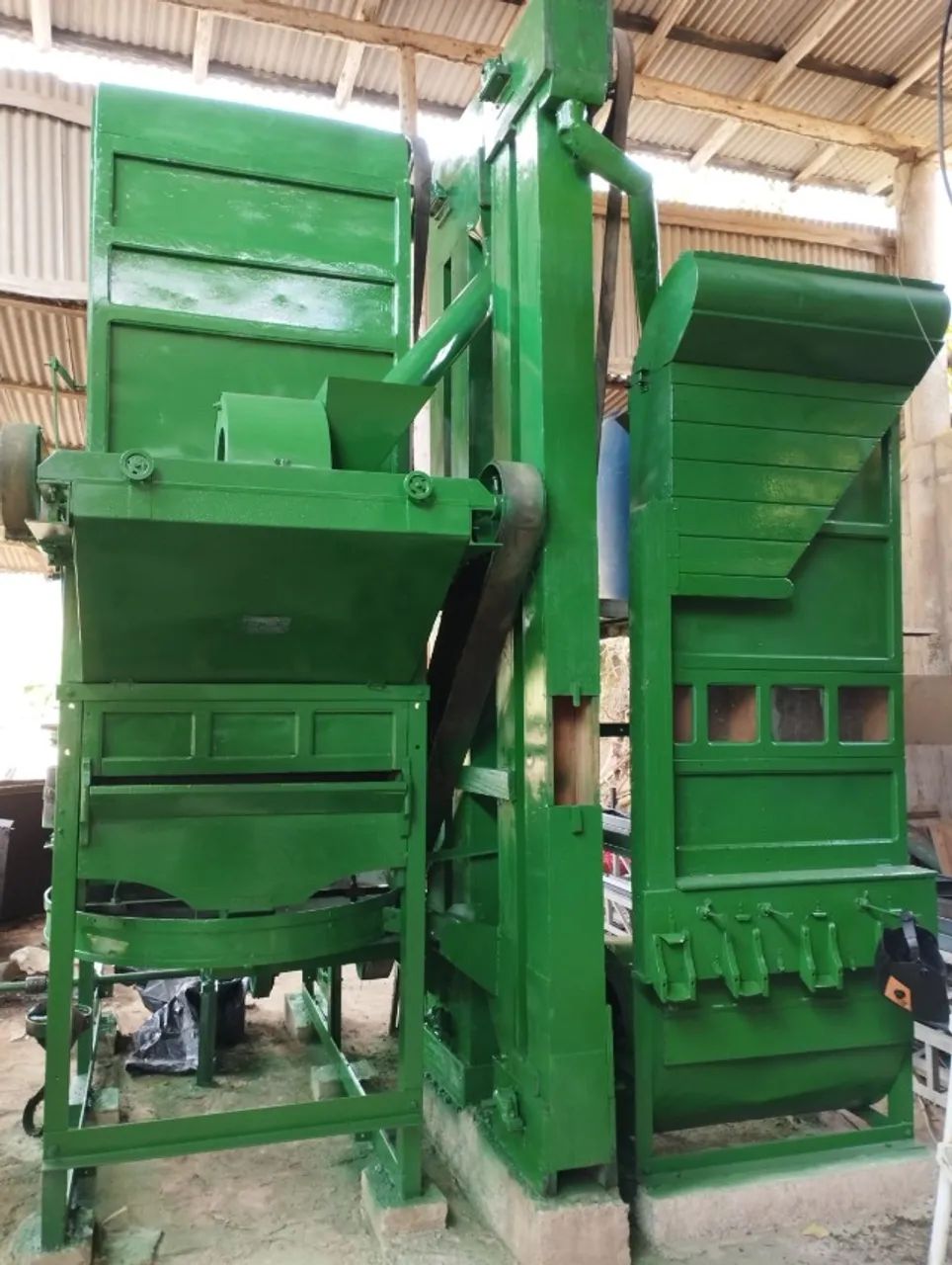 Máquina de pilar café 