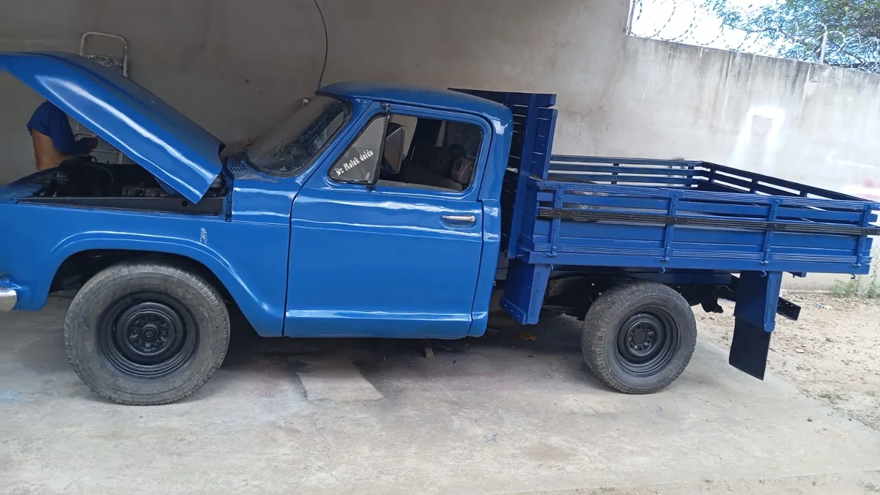 Vendo Chevrolet C10 - Ano 1979 - Azul-Arara (Pintura e funilaria Reformada)