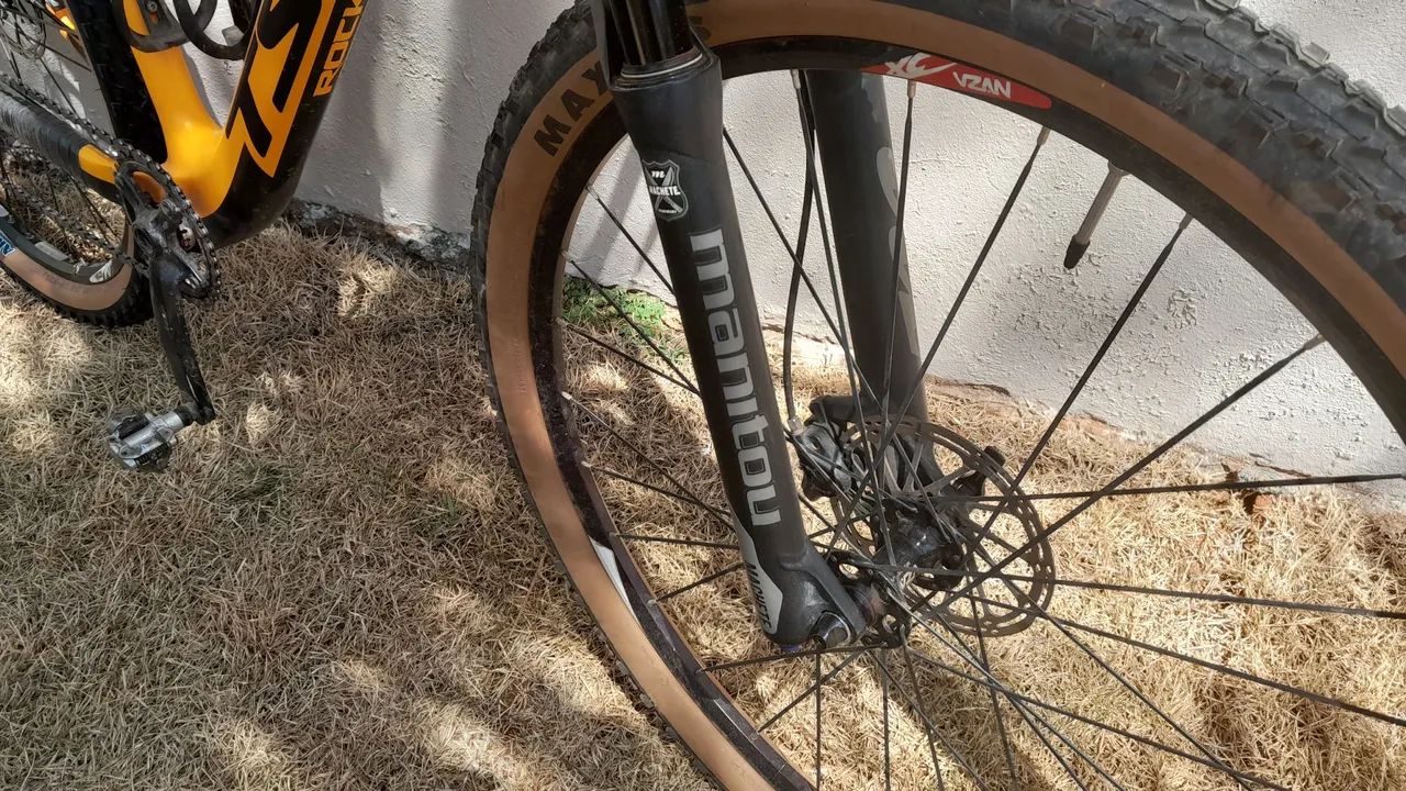 TSW Rocket Carbono tamanho L grupo Sram Nx 12V  - Foto 2