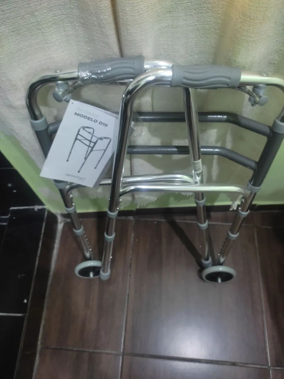 Andador dellamed modelo D10 