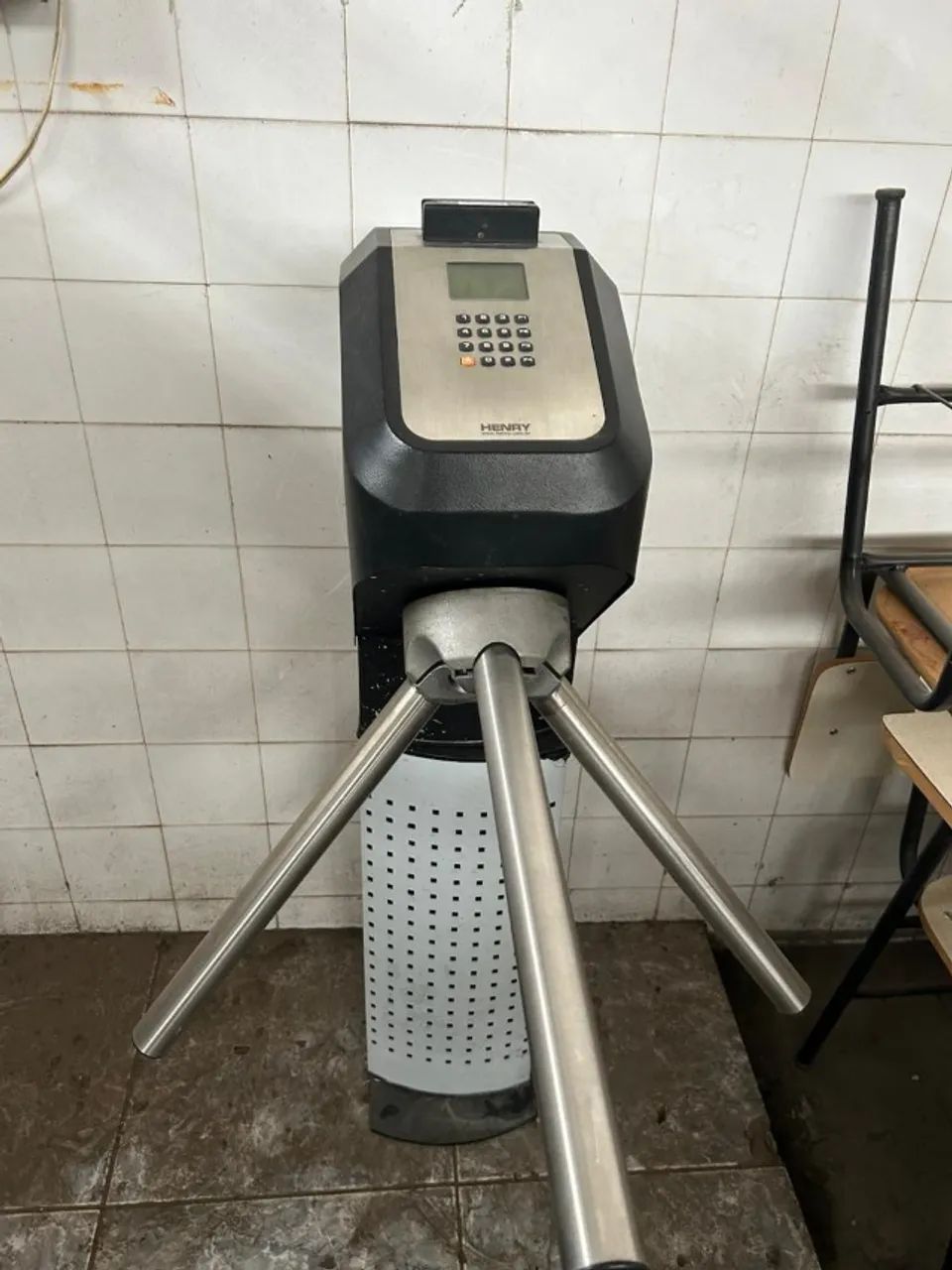 Catraca com visor, leitor de cartão e senha  - Foto 3