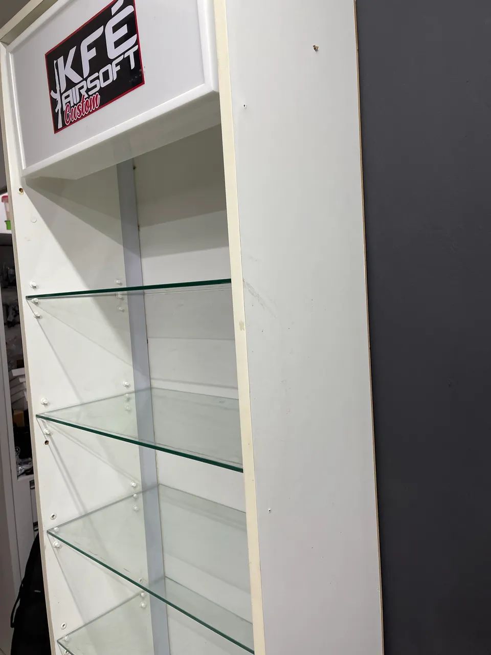 Espositor de led com prateleira em vidro 