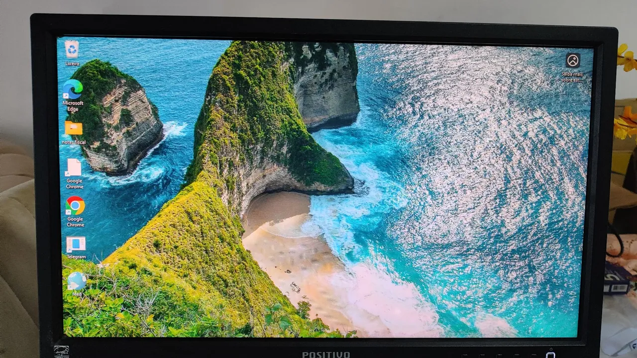 Monitor Positivo - Imagem nítida e cores vibrantes
