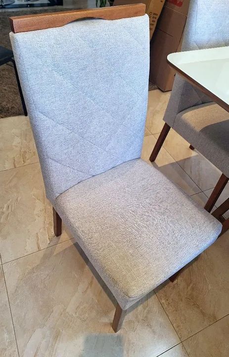 Mesa de 6 cadeiras seminova - Foto 3