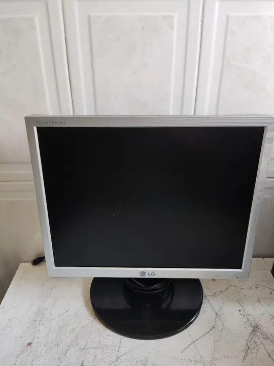 Monitores LG, lote com 11. - Foto 3