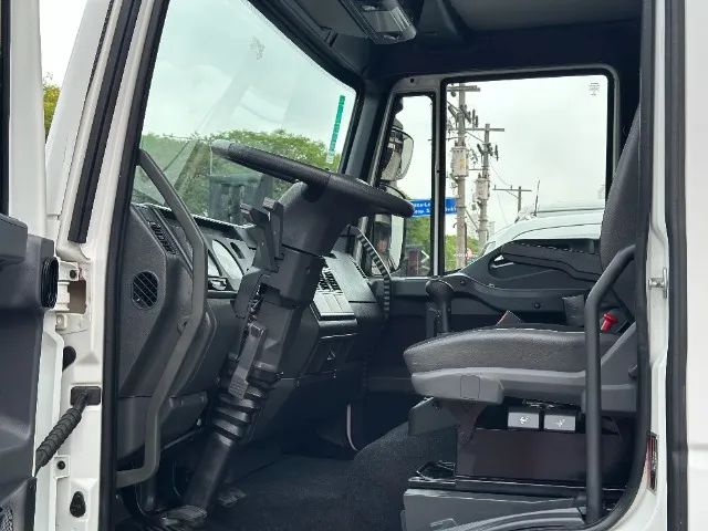 Iveco Tector 170e21 Ano 2023 4x2 Carroceria Toco Único Dono  - Foto 4