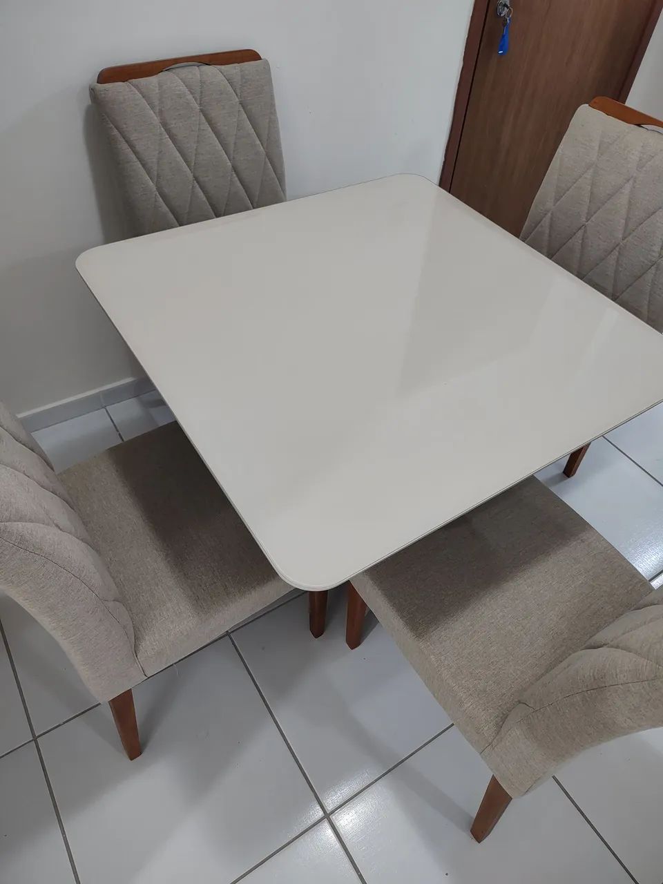 4-Person Table64341727927811121