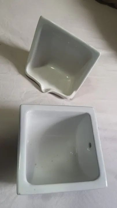 Porta papel higiênico e Saboneteira de embutir em louça branco  - Foto 6