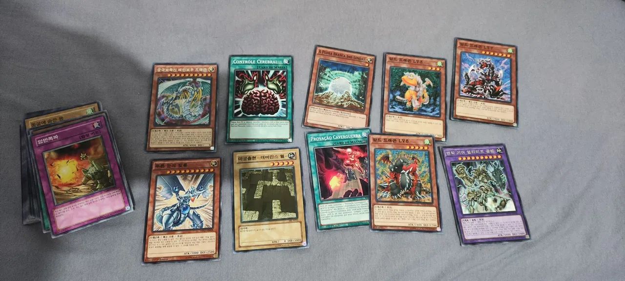 Combo de cartas Yugioh diversos idiomas 