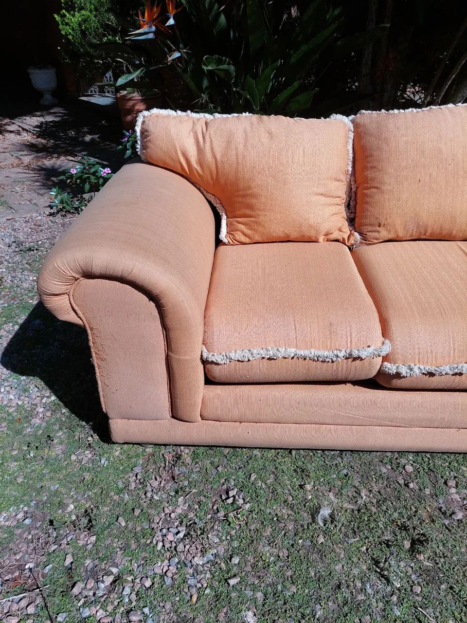 Sofá 2 Lugares com Design Clássico - Foto 3