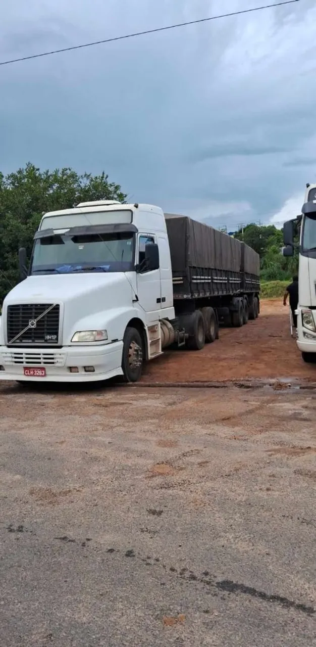 Conjunto NH 12 + Carreta Guerra Bitrem