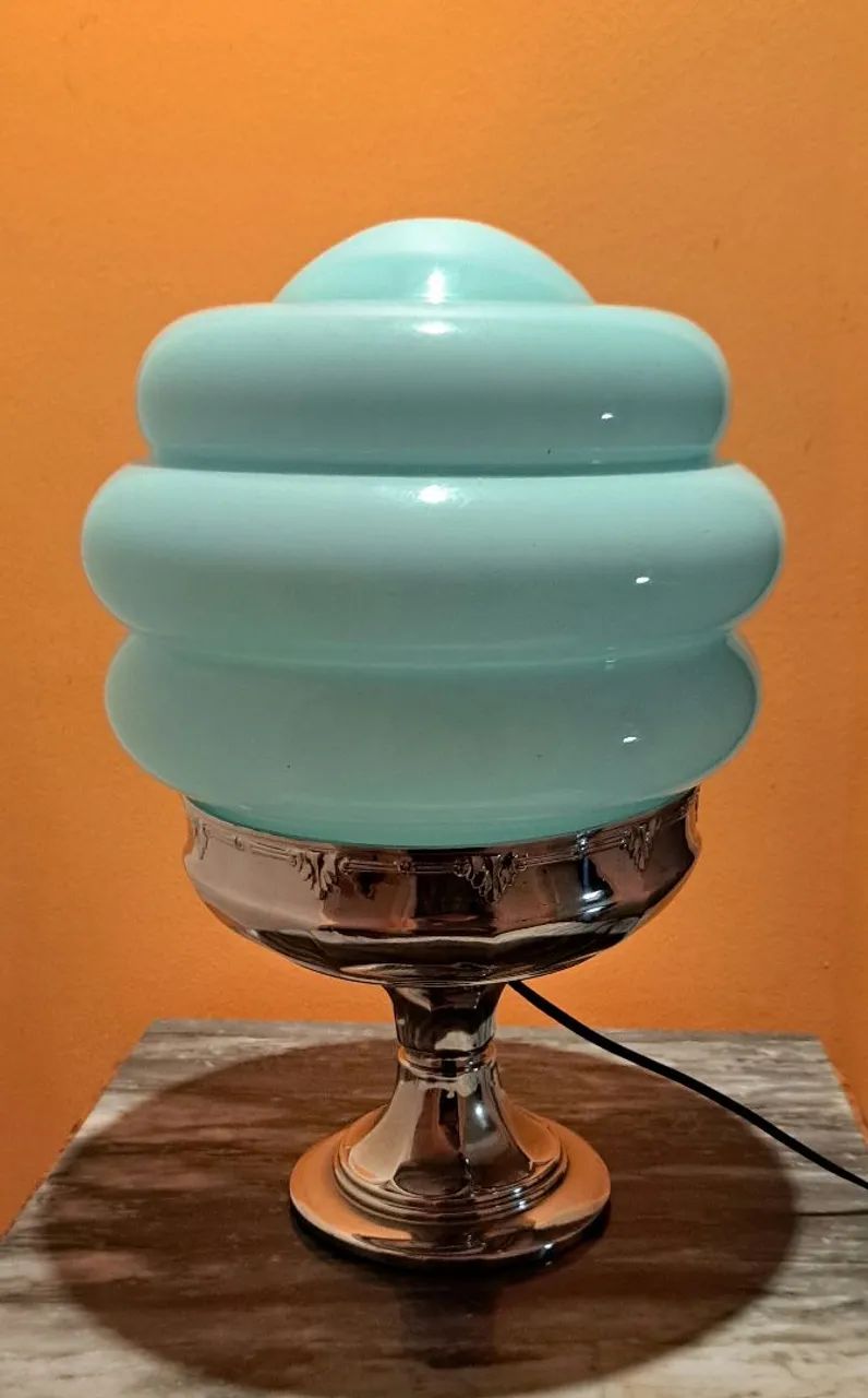 Luminária de mesa com cúpula de opalina art deco belíssima azul