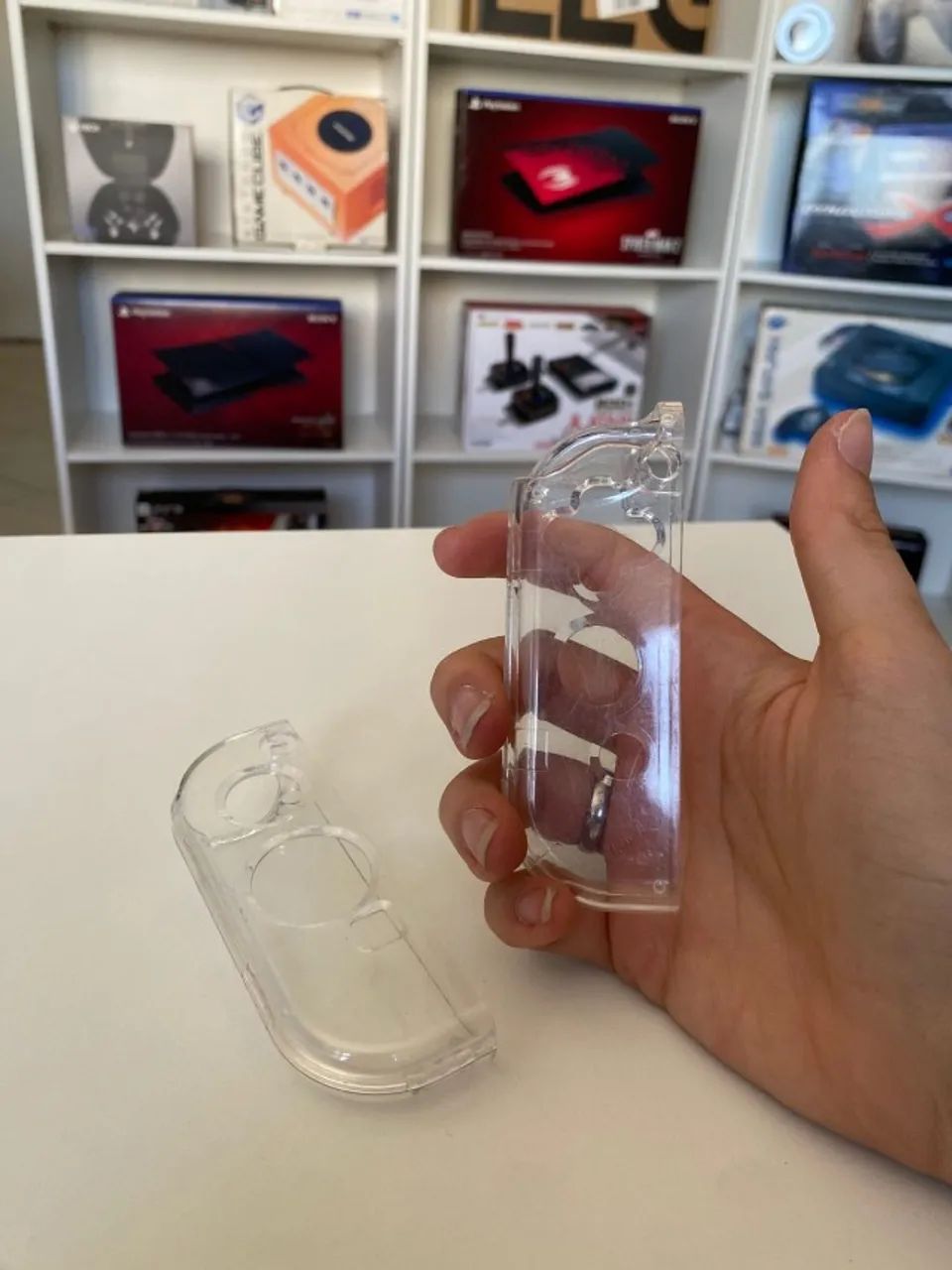 Vendo Capa Transparente para Controle de Nintendo Switch Semi novo - Foto 2